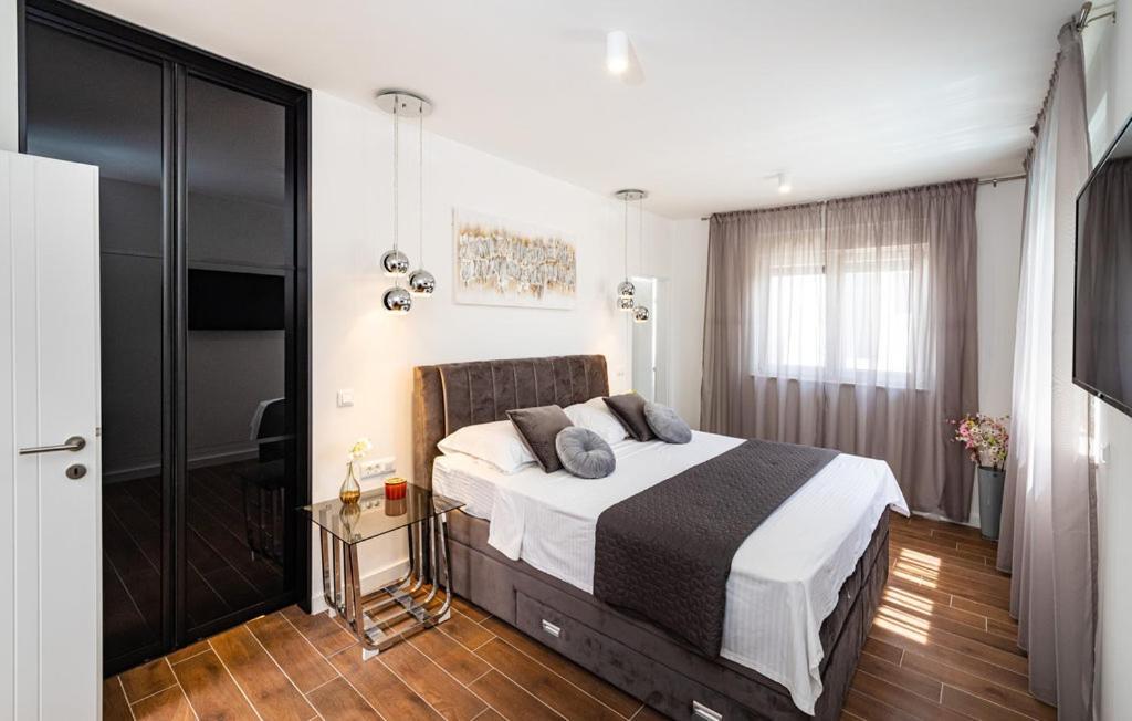 نين Villa Denis & Sabine المظهر الخارجي الصورة