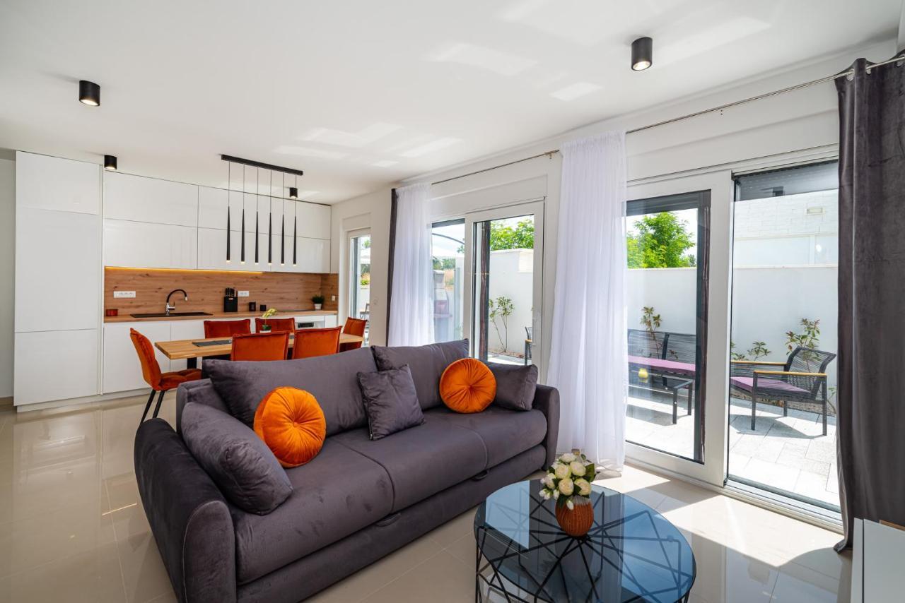 نين Villa Denis & Sabine المظهر الخارجي الصورة