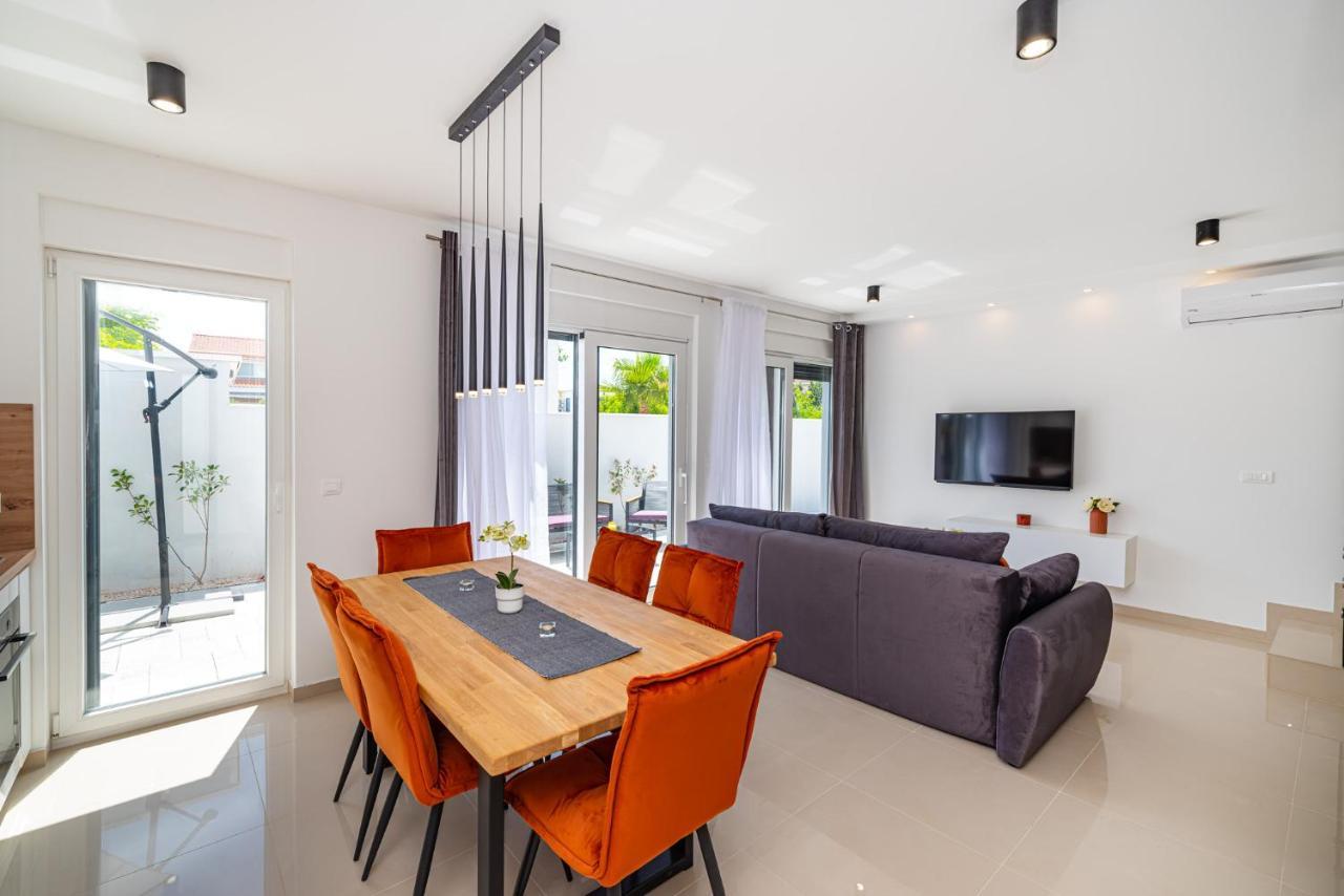 نين Villa Denis & Sabine المظهر الخارجي الصورة